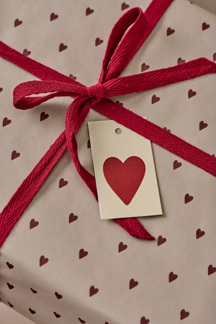 NEU: VORBESTELLEN: IM LAUFE DES JUNI LIEFERBAR: PAPIERROLLE HERZ DUNKEL - 0