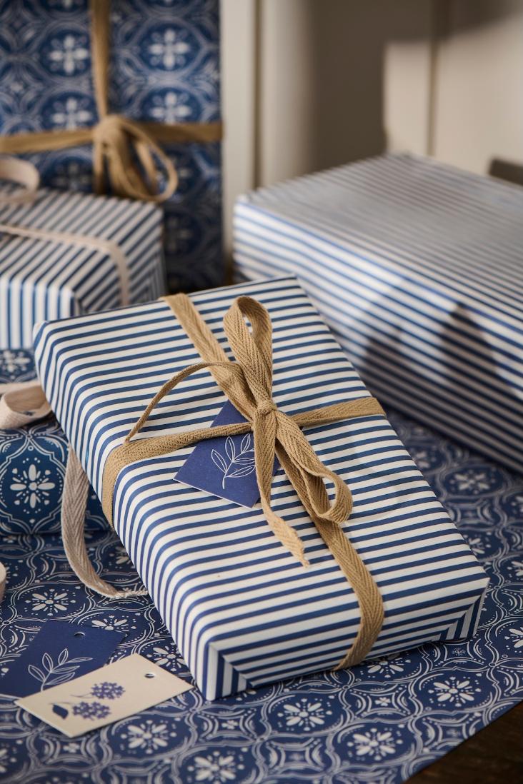 PAPIERROLLE BLAUE STREIFEN