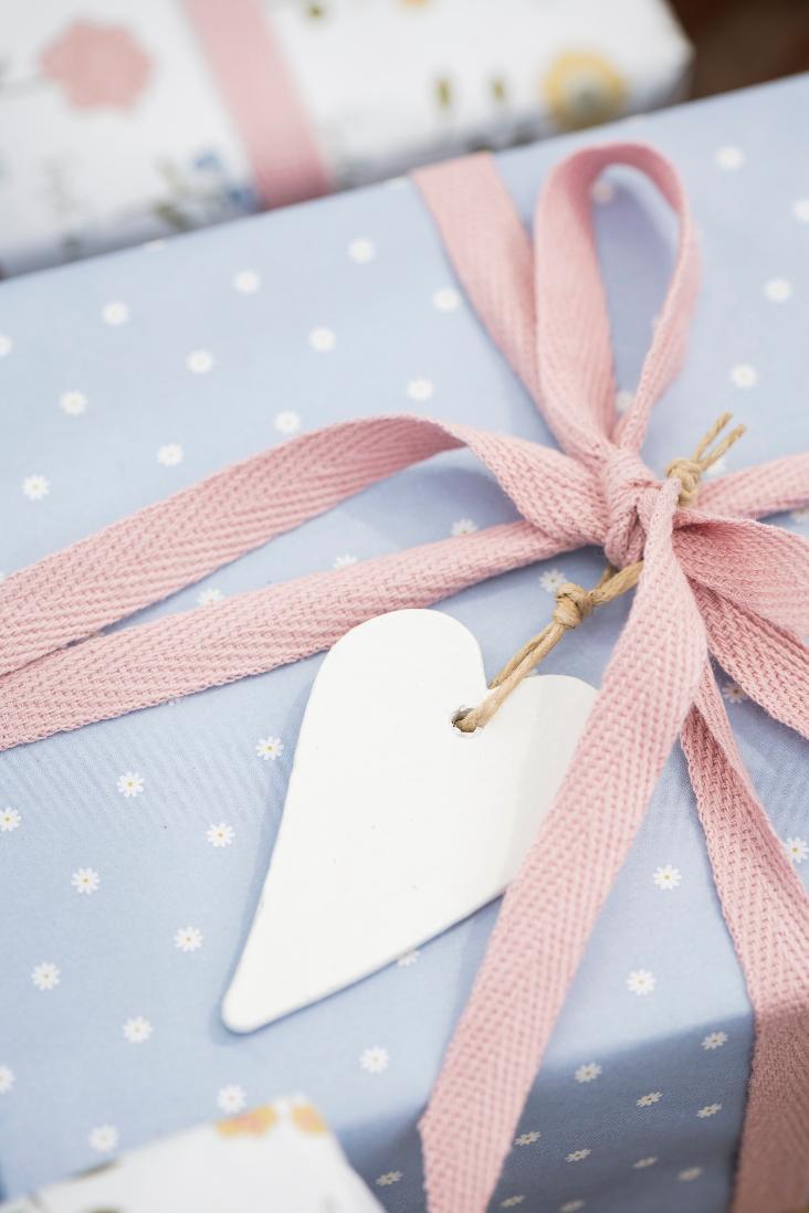 NEU: VORBESTELLEN: IM LAUFE DES JUNI LIEFERBAR: PAPIERROLLE DAISIES - 0
