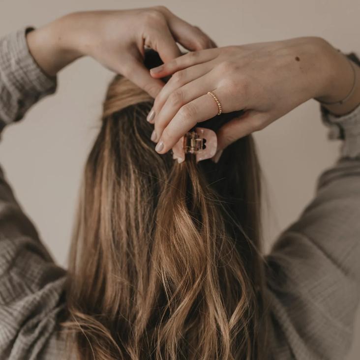 VORBESTELLEN: BALD LIEFERBAR: HAARSPANGE KLEIN HERZ BLUSH