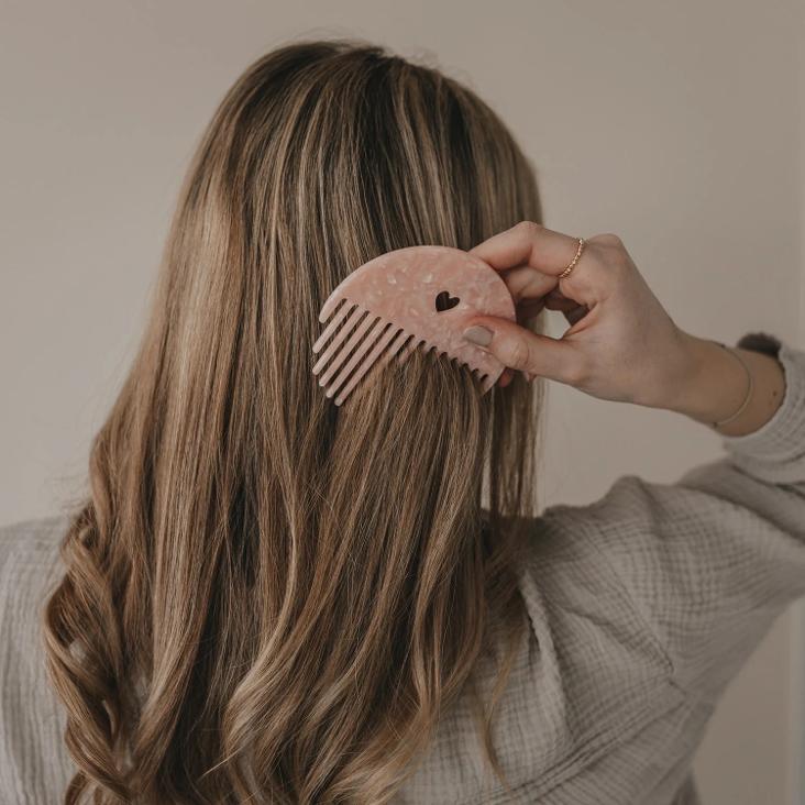 NEU: VORBESTELLEN: BALD LIEFERBAR: KAMM HERZ BLUSH