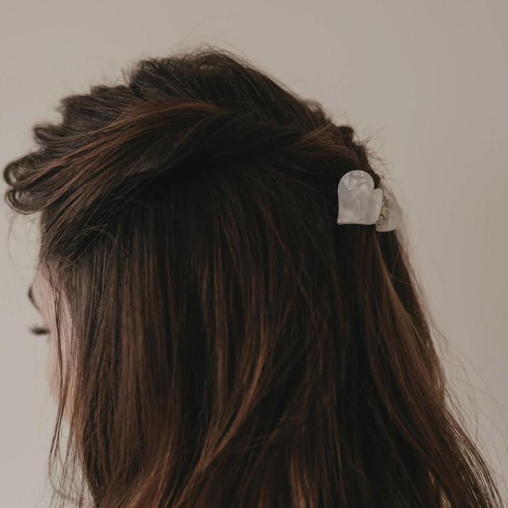 NEU: VORBESTELLEN: IM LAUFE VOM MAI LIEFERBAR: HAARSPANGE HERZFORM KLEIN ♡ PEARL