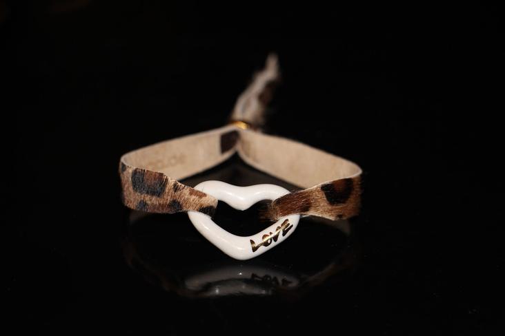 ARMBAND „HERZ“ LOVE LEO HAIR (SOLANGE VORRAT REICHT) - 0