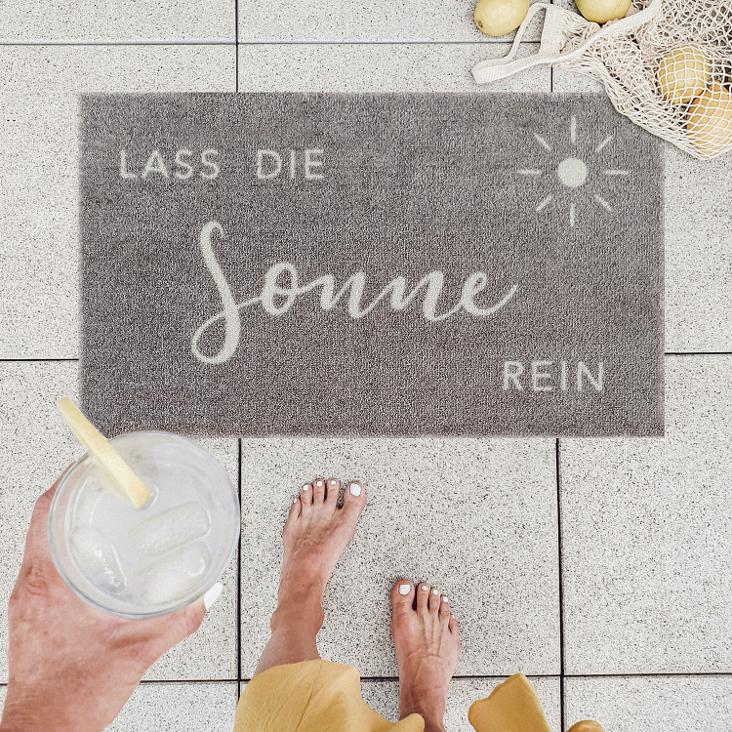 FUSSMATTE LASS DIE SONNE REIN (GRAU) (NUR NOCH 1 VERFÜGBAR / SOLANGE VORRAT REICHT) - 2