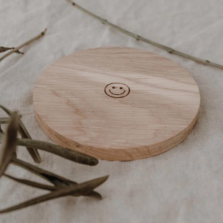 UNTERSETZER AUS EICHE SMILEY