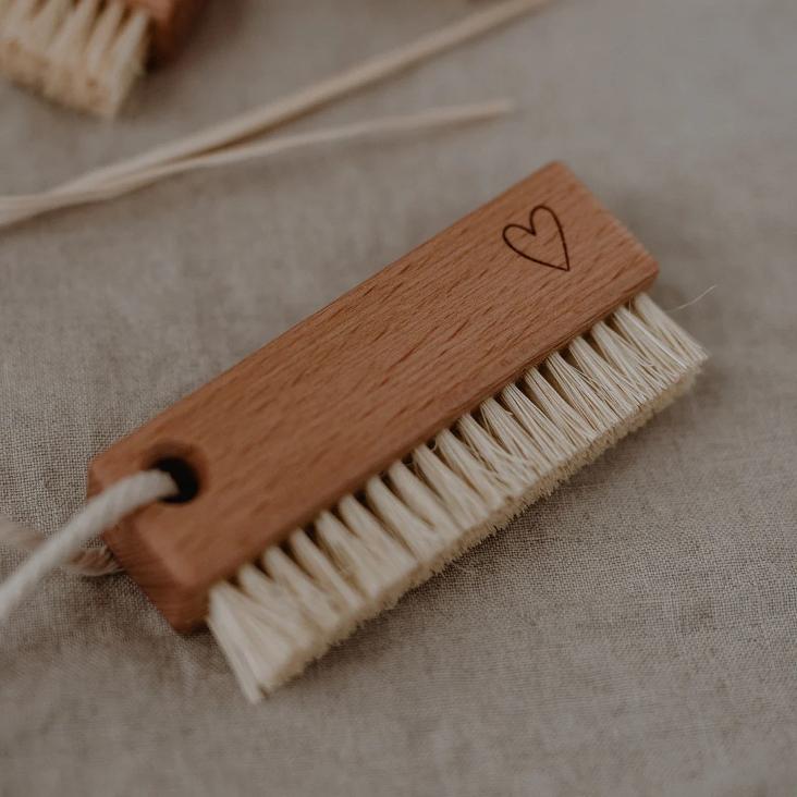 NAGELBÜRSTE HERZ ♡ - 3