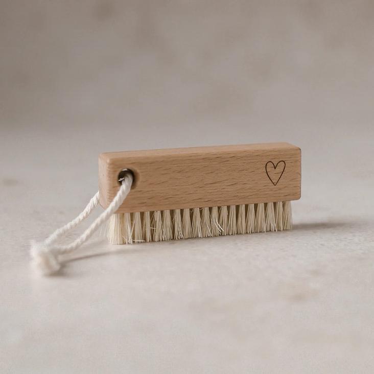 NAGELBÜRSTE HERZ ♡ - 5