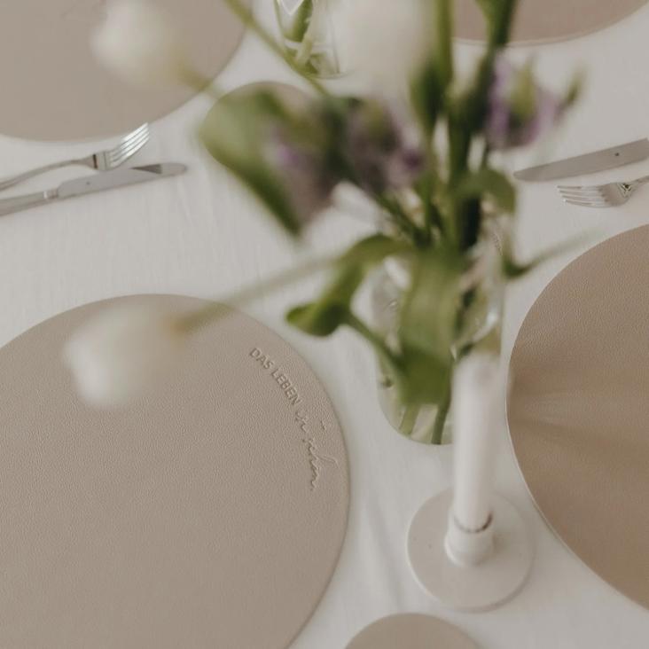 LIEFERBAR AB CA.5.02: WENDBARES PLATZSET DAS LEBEN IST SCHÖN CREME - 2