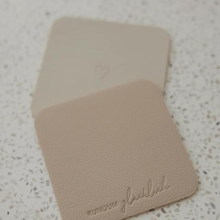 NEU: WENDBARER UNTERSETZER (COASTER) ECKIG RUNDUM GLÜCKLICH ♡ CREME (1 STÜCK) - 1