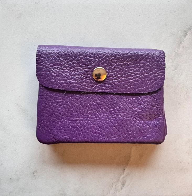 LIEFERBAR AB 25.6.25: MÜNZETUI MIT REISSVERSCHLUSS VIOLETT