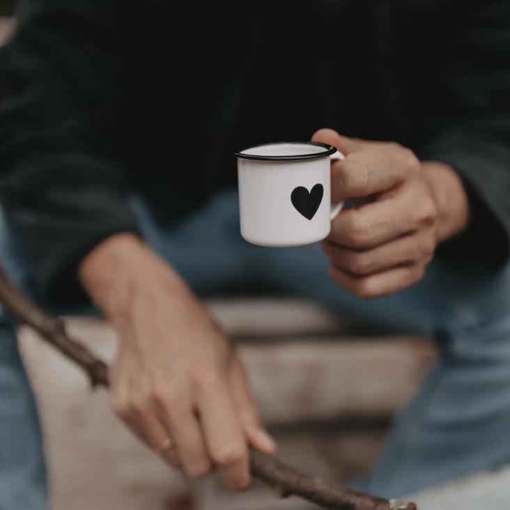 VORBESTELLEN: AB CA.6.3 LIEFERBAR: EMAILLE ESPRESSO TASSE HERZ ♡ - 1