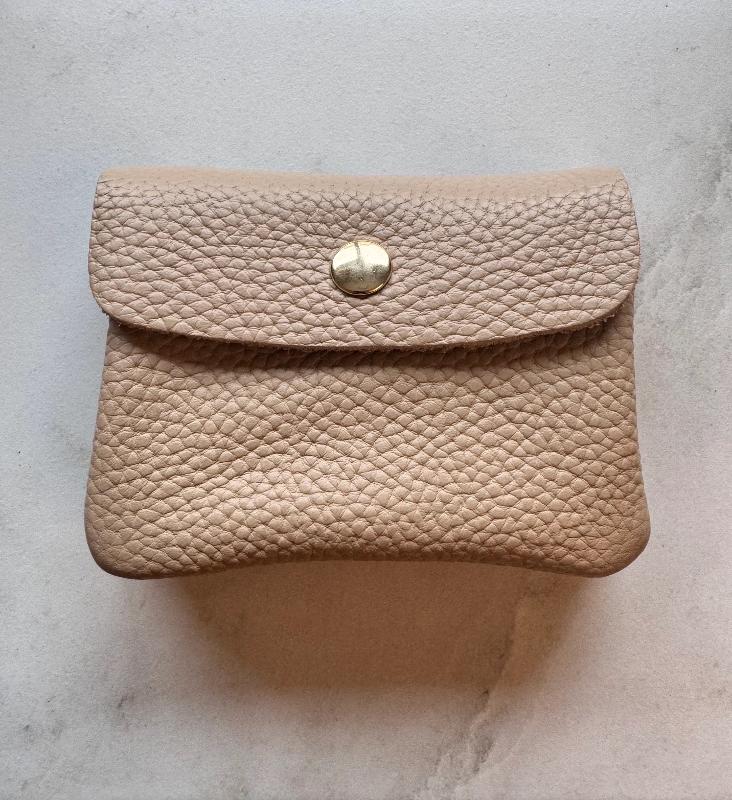 MÜNZETUI MIT REISSVERSCHLUSS TAUPE