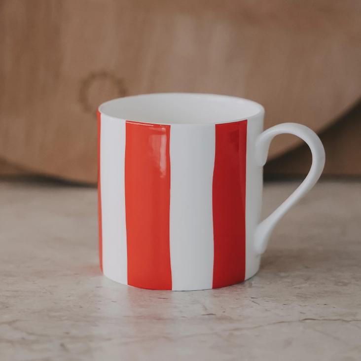 NEU: VORBESTELLEN: AB CA.10.5 LIEFERBAR: TASSE STREIFEN ROT ♡