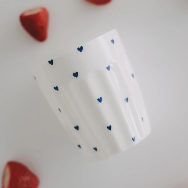 NEU: VORBESTELLEN: IM LAUFE VOM MAI LIEFERBAR: BECHER KLEINE HERZEN DUNKELBLAU ♡ - 0