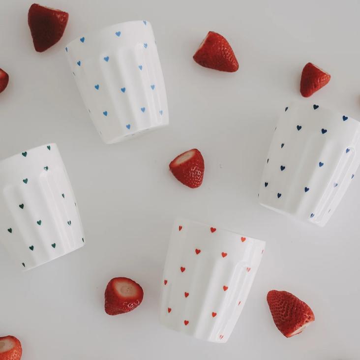 NEU: VORBESTELLEN: IM LAUFE VOM MAI LIEFERBAR: BECHER KLEINE HERZEN GRÜN ♡ - 3