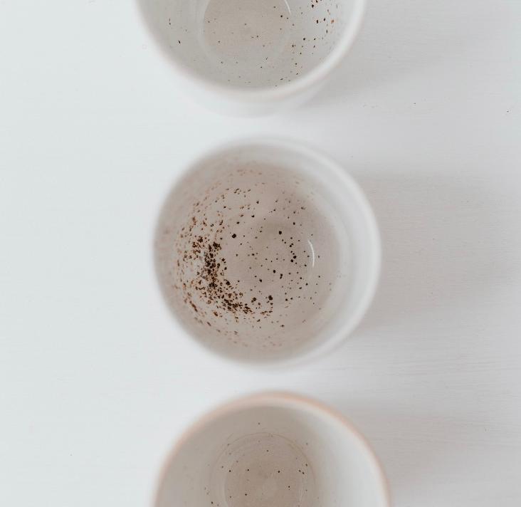 BALD WIEDER LIEFERBAR: BECHER GLÜCKLICH - 2