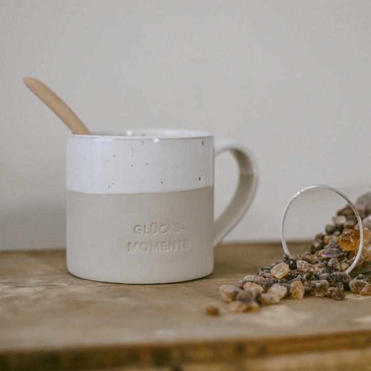 VORBESTELLEN: BALD WIEDER LIEFERBAR: GROSSE TASSE GLÜCKSMOMENTE - 1