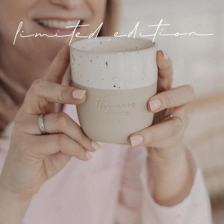 VORBESTELLEN: AB CA.6.3 LIEFERBAR: BECHER HERZENSMENSCH ♡ - 1