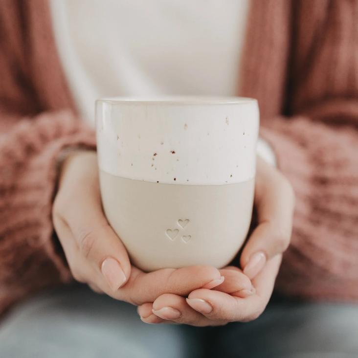 VORBESTELLEN: AB CA. 25.3 LIEFERBAR: BECHER HERZEN ♡