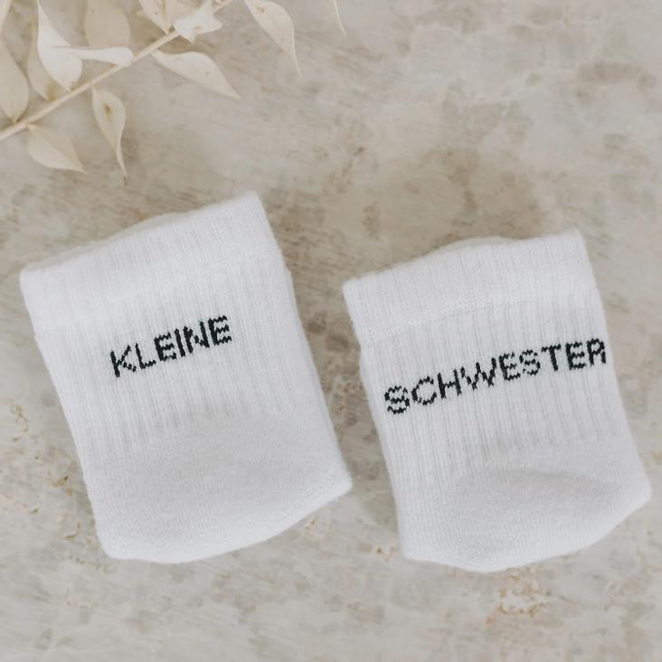 NEU: VORBESTELLEN: BABYSOCKEN KLEINE SCHWESTER / LIEFERBAR AB 11.9 - 2