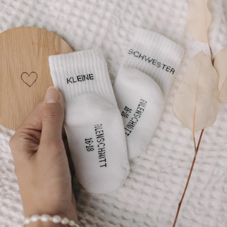 NEU: VORBESTELLEN: LIEFERBAR AB 15.10: BABYSOCKEN KLEINE SCHWESTER - 3