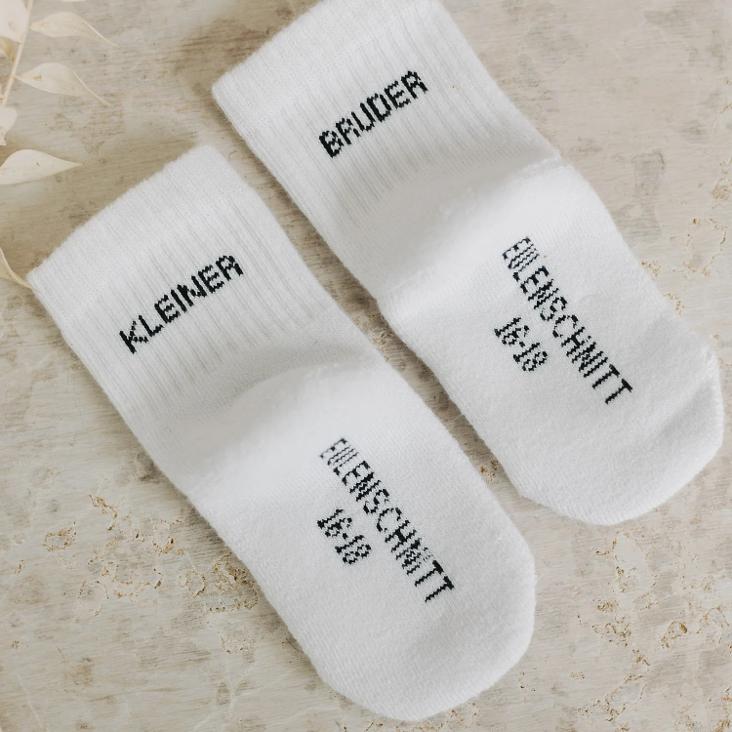 NEU: VORBESTELLEN IM LAUFE VOM OKTOBER LIEFERBAR: BABYSOCKEN KLEINER BRUDER - 0