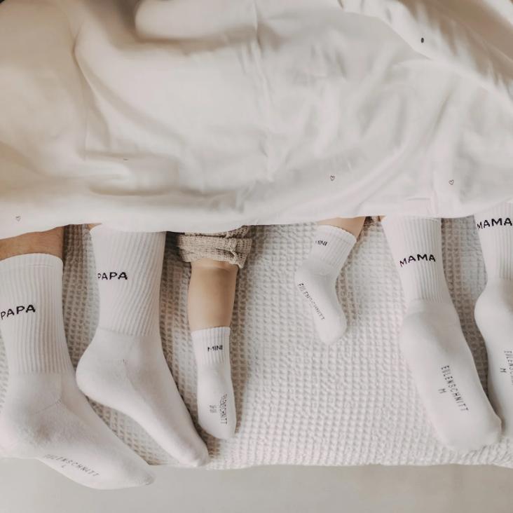 NEU: VORBESTELLEN: AB CA. 25.3 WIEDER LIEFERBAR: BABYSOCKEN MINI - 4