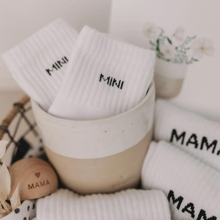NEU: VORBESTELLEN IM LAUFE VOM OKTOBER LIEFERBAR: BABYSOCKEN MINI - 6