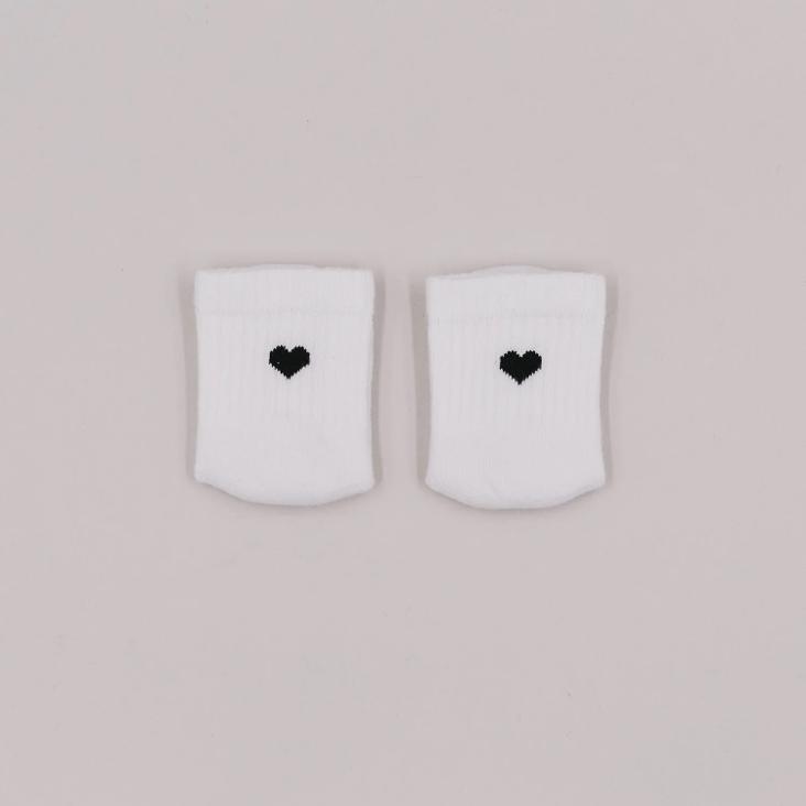 NEU: VORBESTELLEN IM LAUFE VOM OKTOBER LIEFERBAR: BABYSOCKEN HERZ SCHWARZ - 0