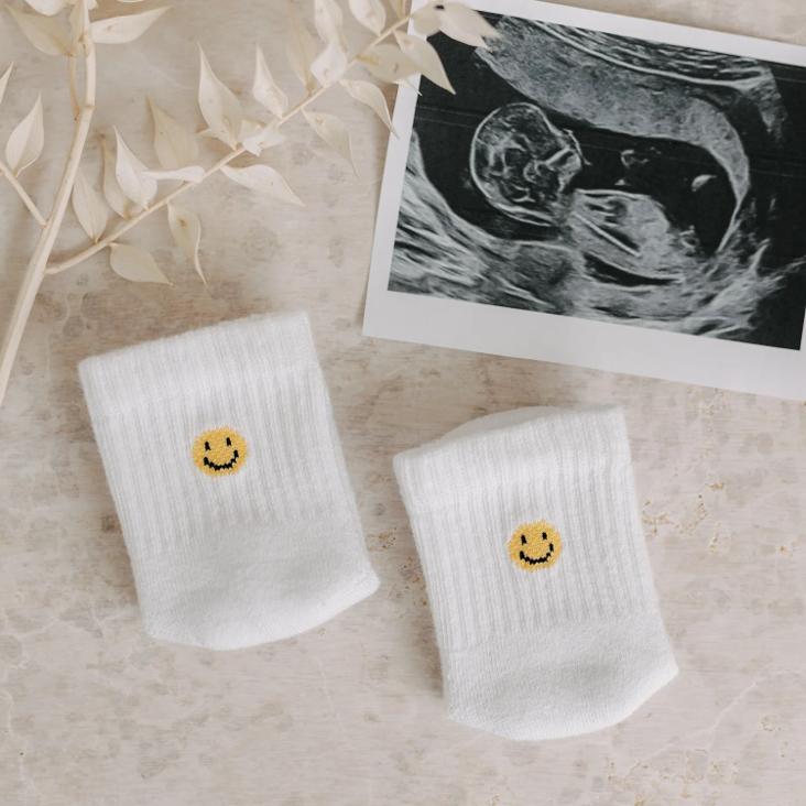 NEU: VORBESTELLEN: BALD WIEDER LIEFERBAR: BABYSOCKEN SMILEY - 1