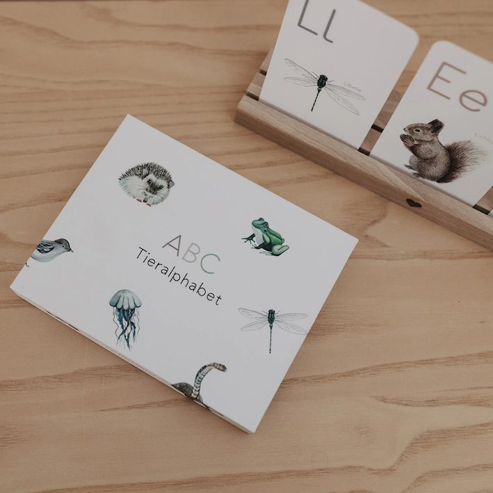 VORBESTELLEN: DEMNÄCHST LIEFERBAR: ABC KARTEN