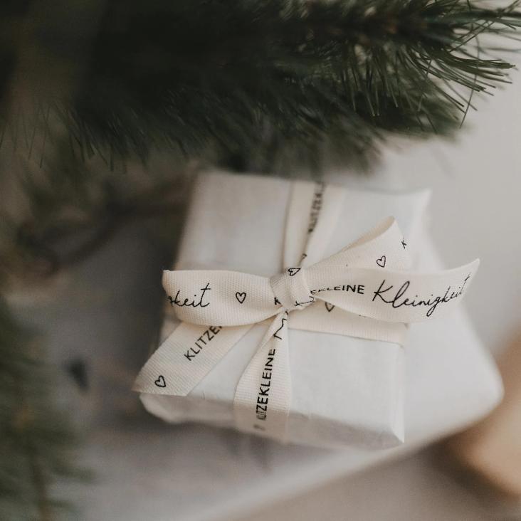 GESCHENKBAND 5m `KLITZEKLEINE KLEINIGKEIT ♡` - 0