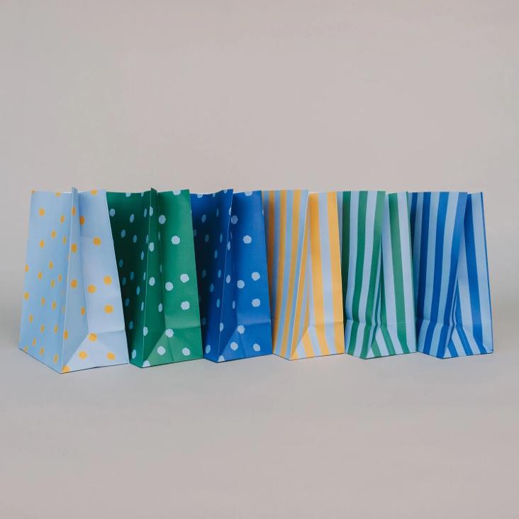 NEU: PAPIERTÜTEN STREIFEN UND PUNKTE BLAU M 6ER SET - 4