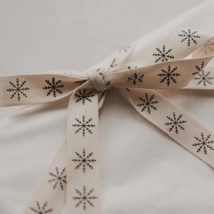 NEU: VORBESTELLEN: GESCHENKBAND 5m SCHNEEFLOCKE / LIEFERBAR CA.MITTE OKTOBER - 2