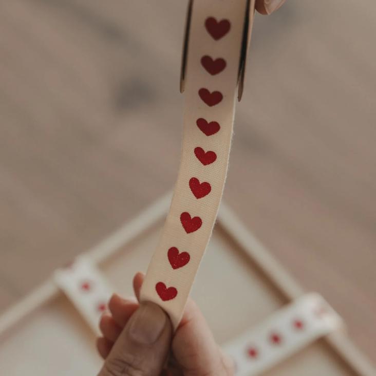 NEU: VORBESTELLEN: GESCHENKBAND 5m HERZEN ROT / LIEFERBAR CA.MITTE OKTOBER - 3